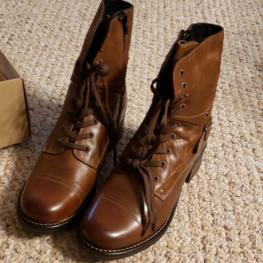 Taos crave boot women's 9-9.5 US